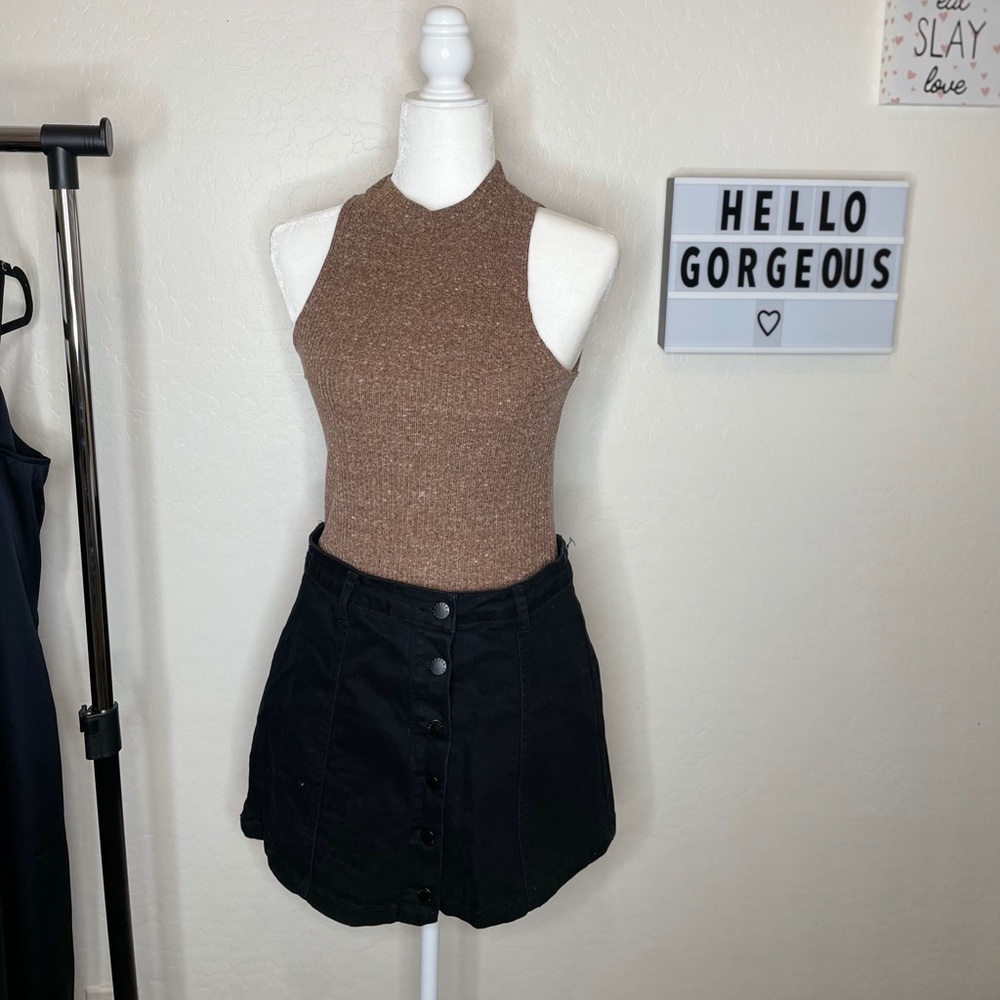 Black mini skirt - Picture 2 of 6